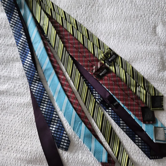 Bundle Five Assorted Ties - Picture 9 of 10